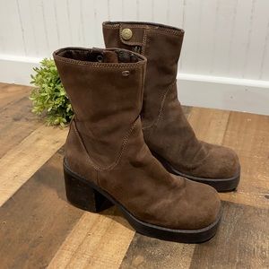 skechers platform boot